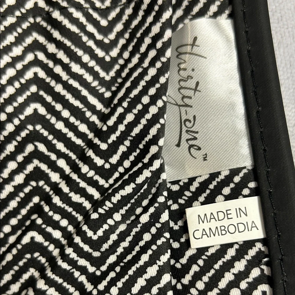 Thirty-One Tri-Fold & Go Organizer Black With White Lace Roses And Flowers NWOT